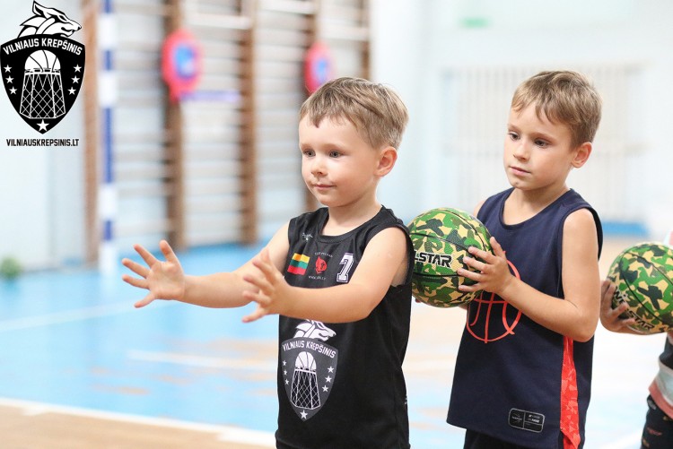 Kviečiame į krepšinio ir sporto treniruotes 2-3 bei 3-6 metų amžiaus vaikus Vilniuje kartu su tėvais 